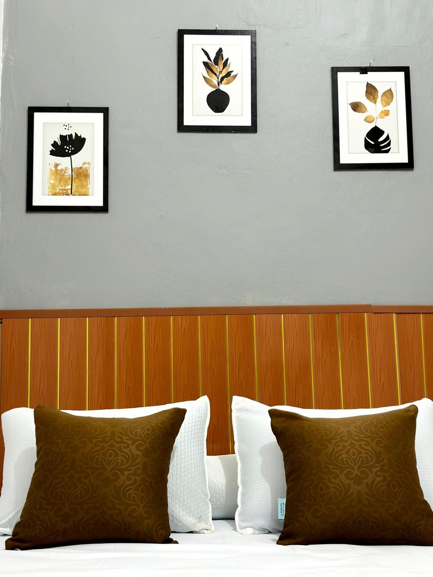 Jogja Day Inn Yogyakarta Exterior photo