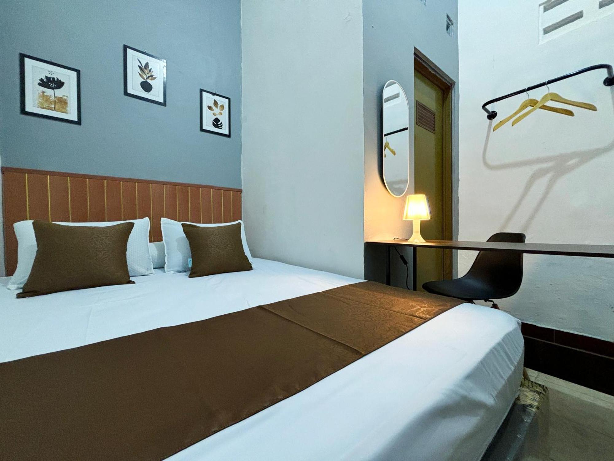 Jogja Day Inn Yogyakarta Exterior photo